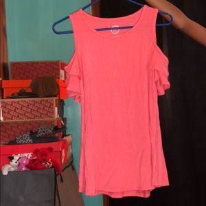 Off the shoulders shirt